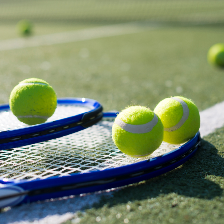 How To Select Professional Kit For Playing Tennis?